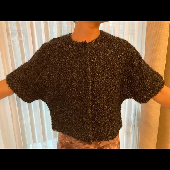 Crop blazer jacket, grey color, worn, in great condition. - Picture 5 of 5